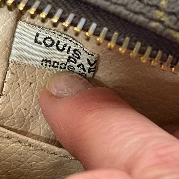 Vintage Louis Vuitton Brown Monogram Clutch Bag: Read Description - Picture 11 of 17